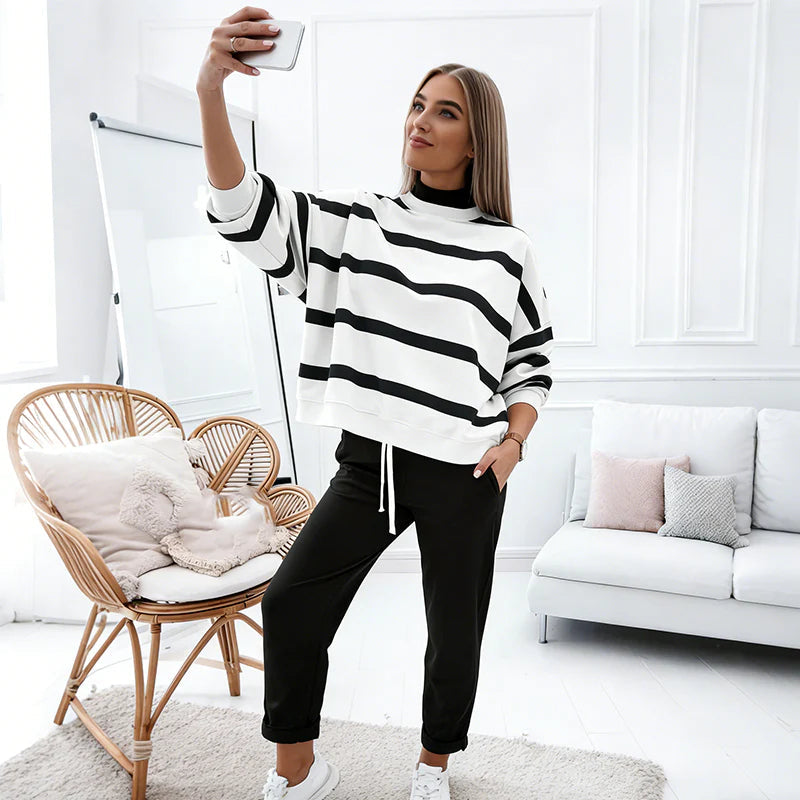 Dámská pruhovaná dvoudílná sportovní souprava