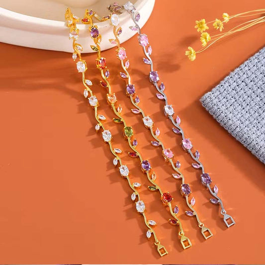 Jedinečný náramok s príveskom pre ženy