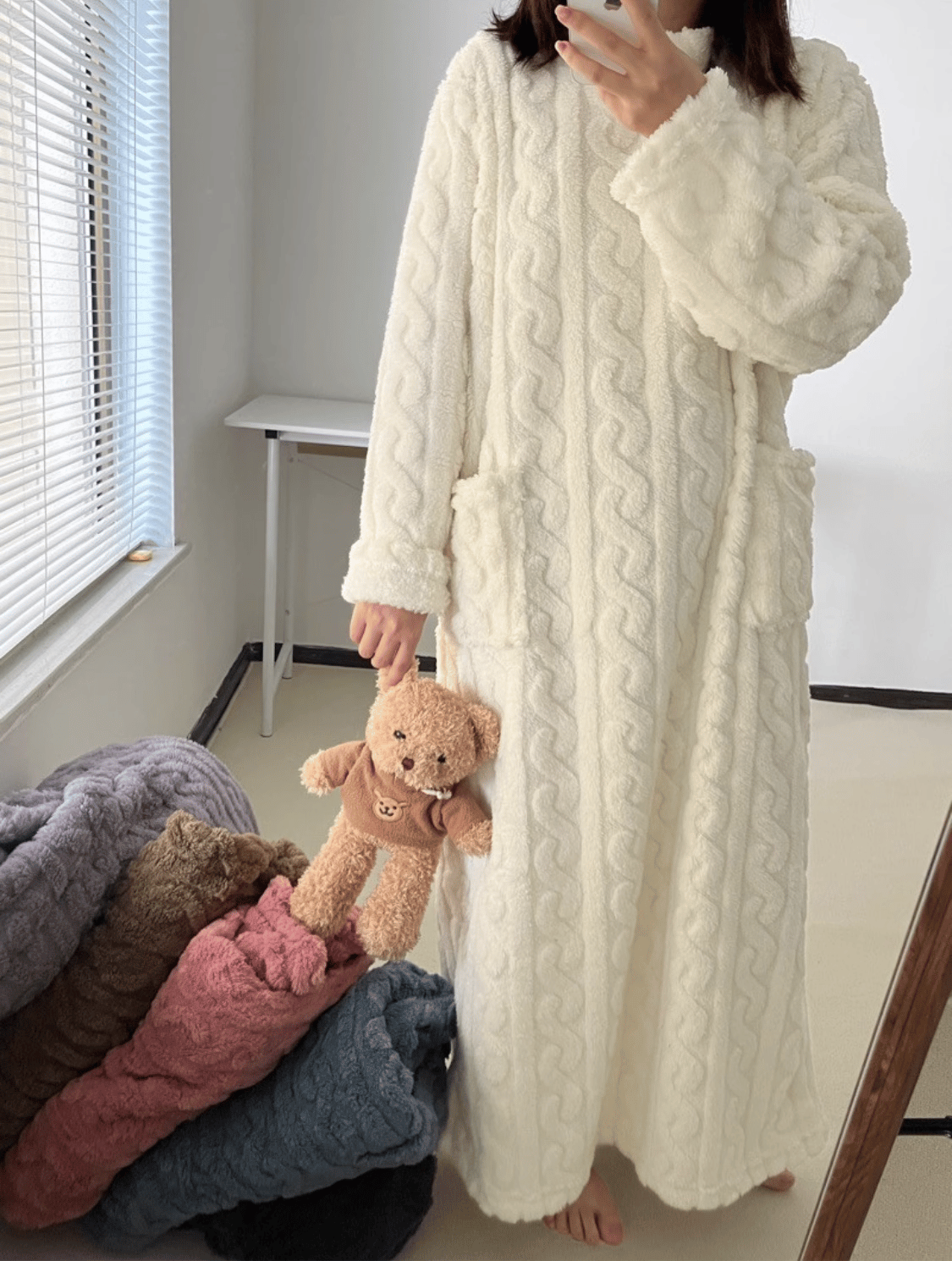 Jesenné a zimné domáce oblečenie z koralového flísu Dotyk oblaku, mäkká a teplá neha“