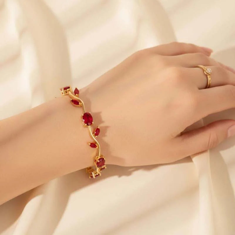 Jedinečný náramok s príveskom pre ženy