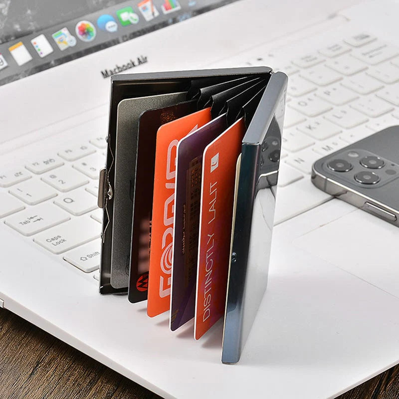 Perfektný darček - držiak na kreditné karty s RFID