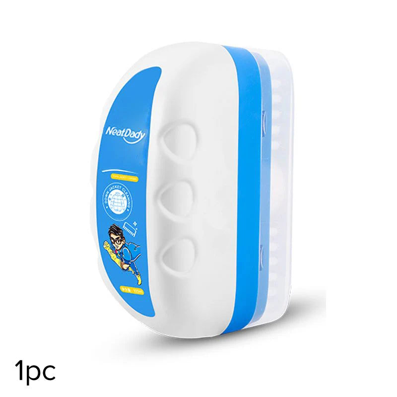 Čistiaci prostriedok na páperové bundy s kefou