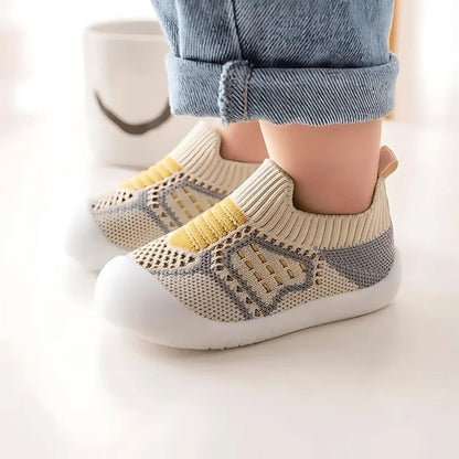 Pohodlné dětské pantofle na chůzi | MESHSTEPS