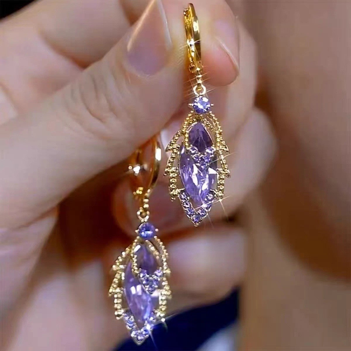 ✨Elegantní zlaté náušnice s třpytivými diamanty