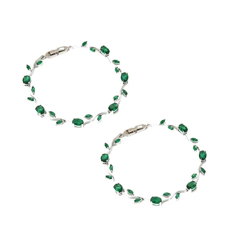 Jedinečný náramok s príveskom pre ženy