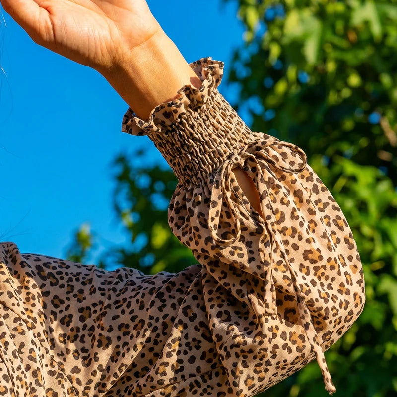 👗Dámske minišaty s výstrihom do V, dlhými rukávmi a volánikmi na lemovaní
