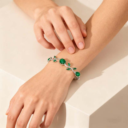 Jedinečný náramok s príveskom pre ženy