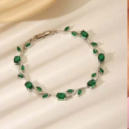 Jedinečný náramok s príveskom pre ženy